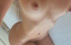 novinha se masturbando